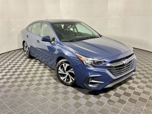 Used 2024 Subaru Legacy Premium image 3