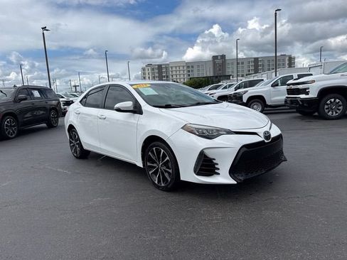 Used 2018 Toyota Corolla SE FWD image 1