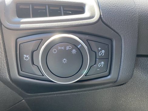Used 2017 Ford Focus SE FWD image 31