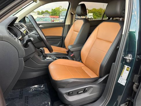 Used 2018 Volkswagen Tiguan SE w/ 18" Alloy Wheels Package AWD/4WD image 16