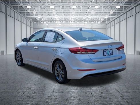 Used 2018 Hyundai Elantra SEL FWD image 3