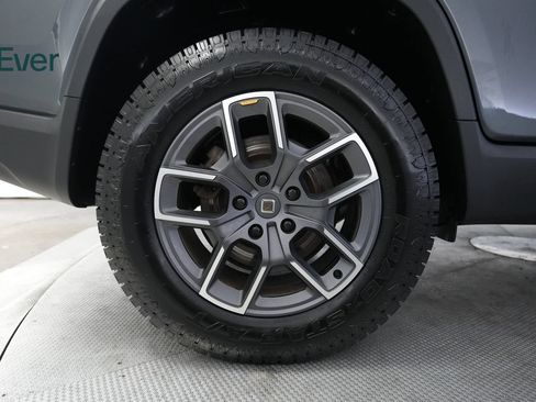 Used 2025 Rivian R1T Adventure Dual AWD/4WD image 21