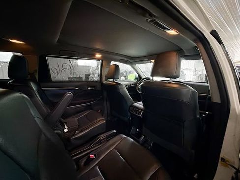 Used 2015 Toyota Highlander Limited AWD/4WD image 11