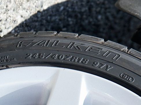 Used 2006 Chevrolet Corvette Coupe w/ Preferred Equipment Group image 45