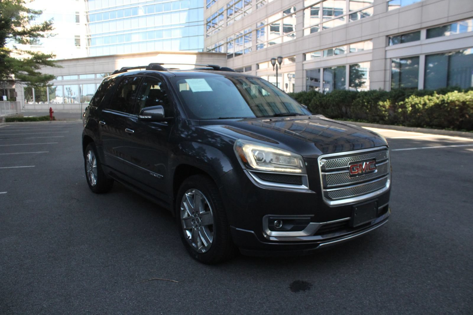 Used 2016 GMC Acadia Denali AWD/4WD image 1
