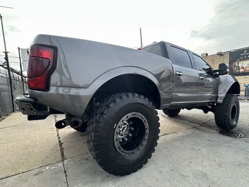 Used 2022 Ford F250 Lariat w/ Lariat Ultimate Package image 9