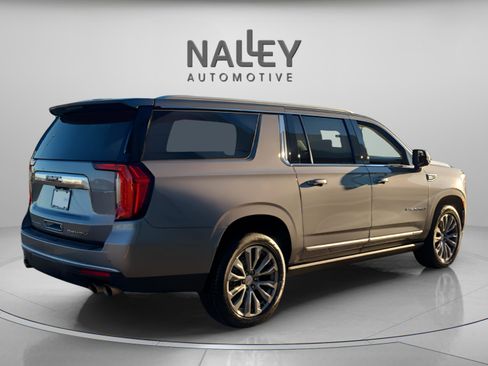 Used 2021 GMC Yukon XL Denali w/ Denali Premium Package image 5