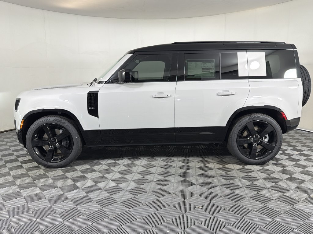 New 2026 Land Rover Defender 110 X-Dynamic SE AWD/4WD image 2