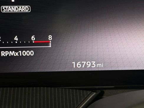 Used 2025 Nissan Murano SV AWD/4WD image 17