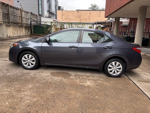 Used 2015 Toyota Corolla LE FWD image 8