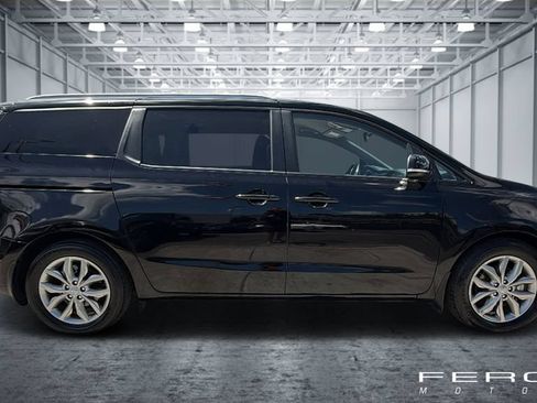 Used 2020 Kia Sedona EX FWD image 6