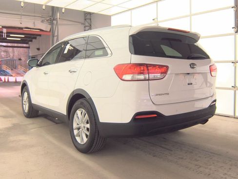 Used 2017 Kia Sorento LX w/ LX V6 Convenience Package image 8