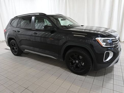 Used 2024 Volkswagen Atlas Peak Edition SEL AWD/4WD image 15