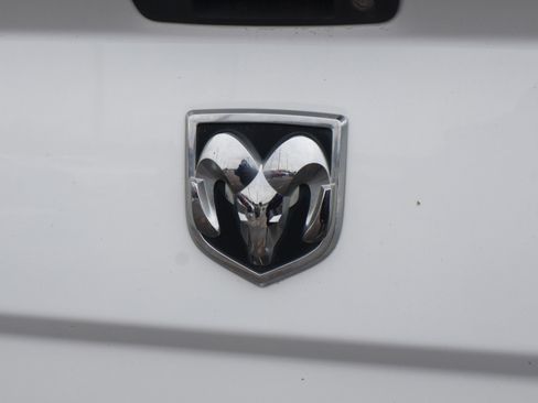 Used 2016 RAM 2500 SLT image 17