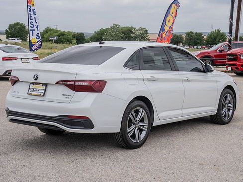 Used 2023 Volkswagen Jetta SE FWD image 5