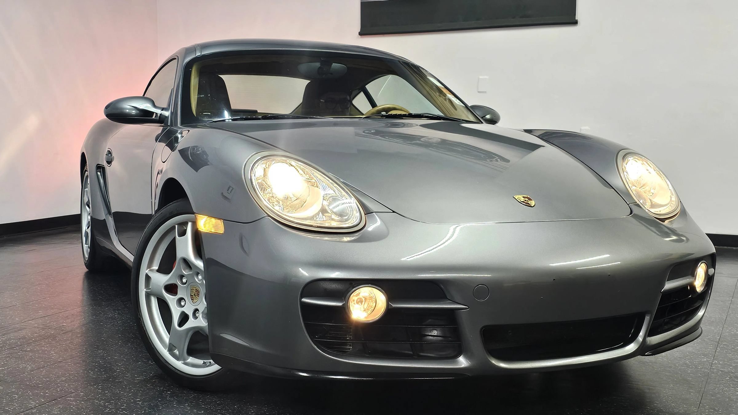 Used 2007 Porsche Cayman S RWD image 2