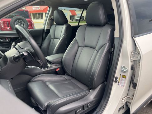Used 2023 Subaru Outback Limited image 29