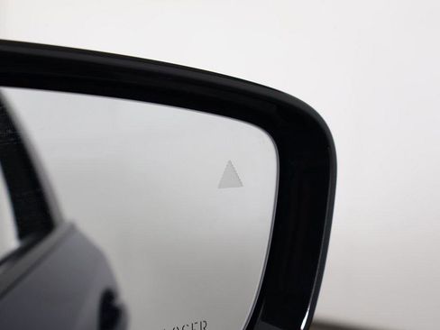 Used 2022 BMW M550i xDrive M550i xDrive w/ Premium Package image 43