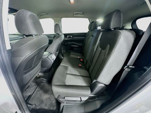 Used 2022 Kia Sorento LX AWD/4WD image 26