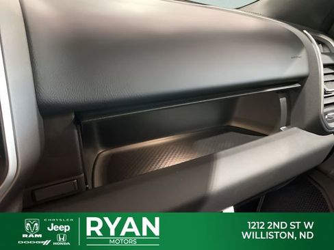 New 2026 RAM 1500 Big Horn AWD/4WD image 34