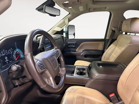 Used 2019 GMC Sierra 3500 Denali w/ Duramax Plus Package AWD/4WD image 10