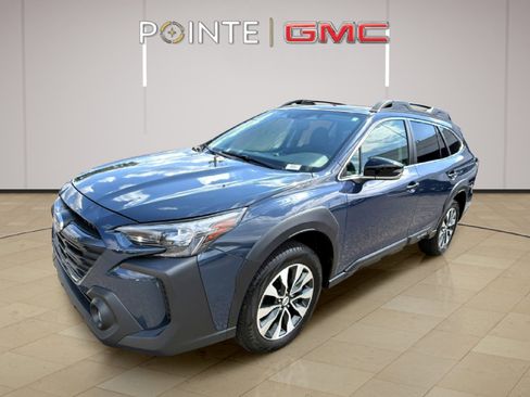 Used 2023 Subaru Outback Limited image 3