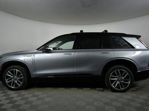 New 2026 Cadillac Vistiq Sport image 2