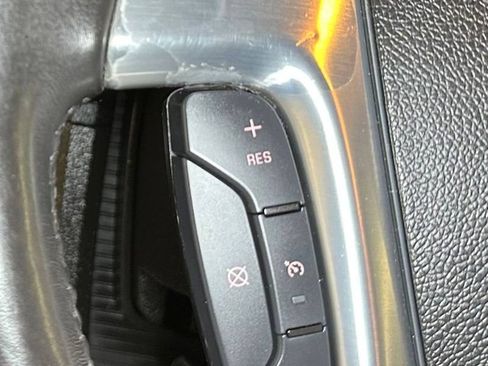 Used 2016 GMC Acadia SLT w/ Open Road Package FWD image 26