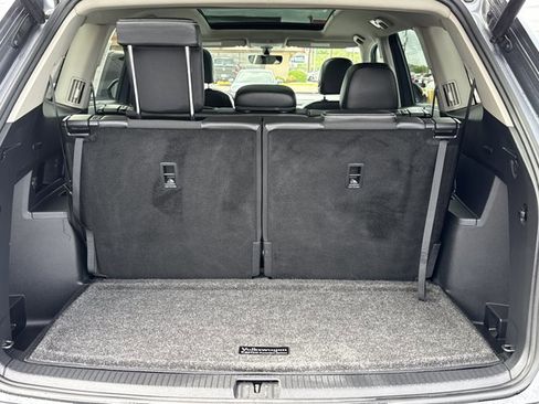 Used 2023 Volkswagen Atlas SE w/ Panoramic Sunroof Package FWD image 11