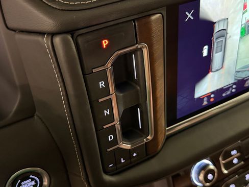 Used 2023 GMC Yukon Denali Ultimate AWD/4WD image 18