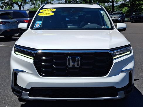 Used 2024 Honda Pilot Elite image 2
