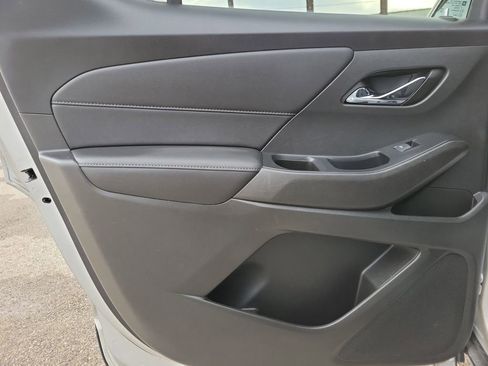 Used 2022 Chevrolet Traverse LT AWD/4WD image 11