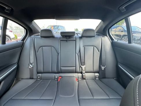 Used 2022 BMW 330i xDrive Sedan w/ Premium Package 2 AWD/4WD image 35
