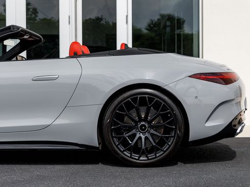 Used 2024 Mercedes-Benz SL 63 AMG 4MATIC image 15