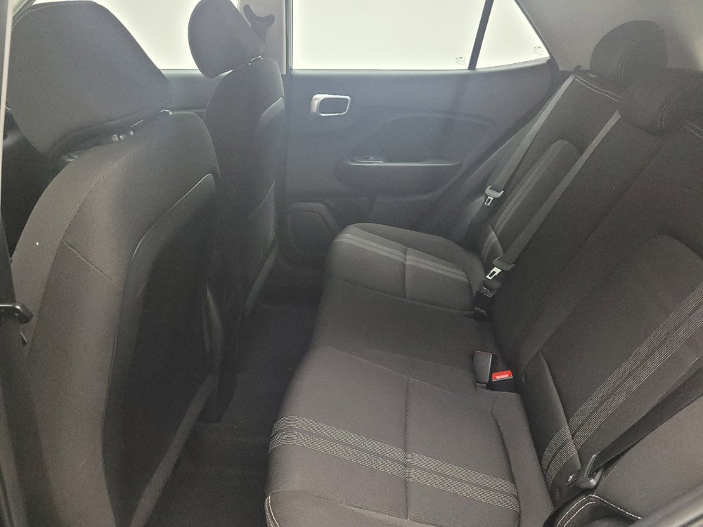 Used 2020 Hyundai Venue SEL FWD image 18