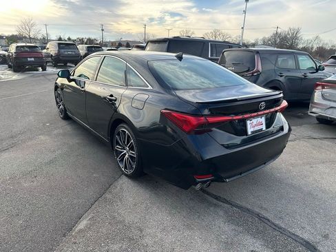 Used 2022 Toyota Avalon Touring image 5