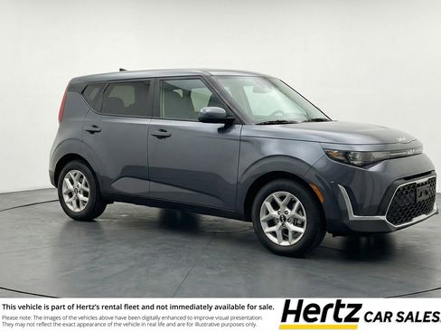 Used 2025 Kia Soul LX w/ LX Technology Package FWD image 1