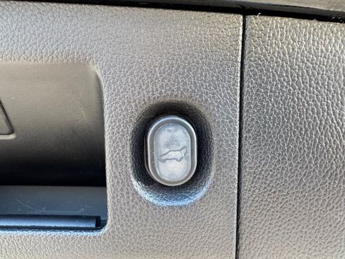 Used 2017 Chevrolet Tahoe Premier AWD/4WD image 24