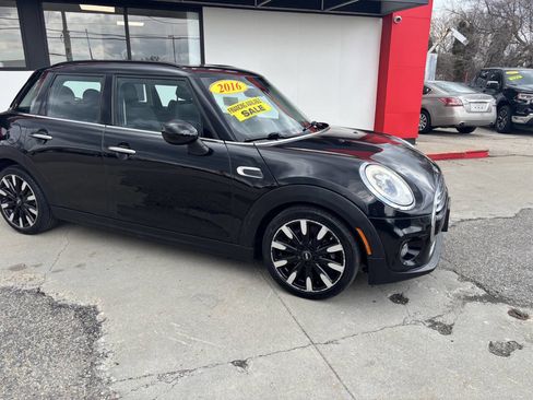 Used 2016 MINI Cooper 4-Door Hardtop image 26