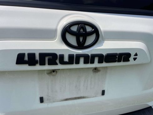 Used 2020 Toyota 4Runner SR5 Premium w/ Moonroof Package AWD/4WD image 4