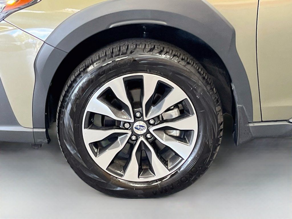 Used 2025 Subaru Outback Limited AWD/4WD image 33