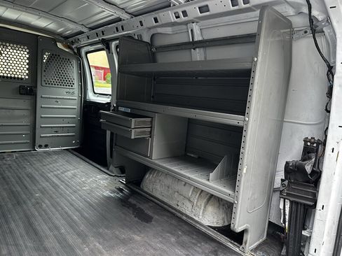 Used 2010 GMC Savana 2500 RWD image 15