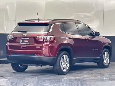Used 2022 Jeep Compass Latitude FWD image 3