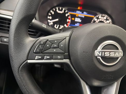 Used 2024 Nissan Altima 2.5 SV FWD image 23
