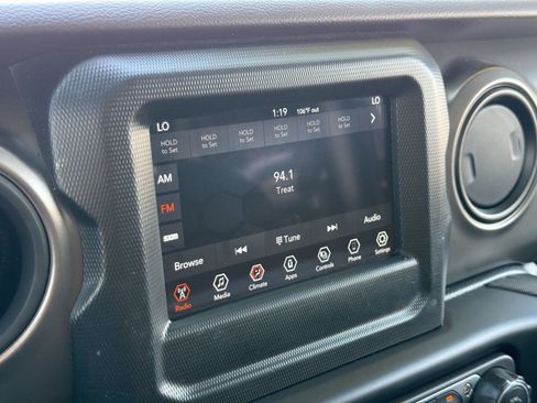 Used 2022 Jeep Wrangler Unlimited Sport AWD/4WD image 20