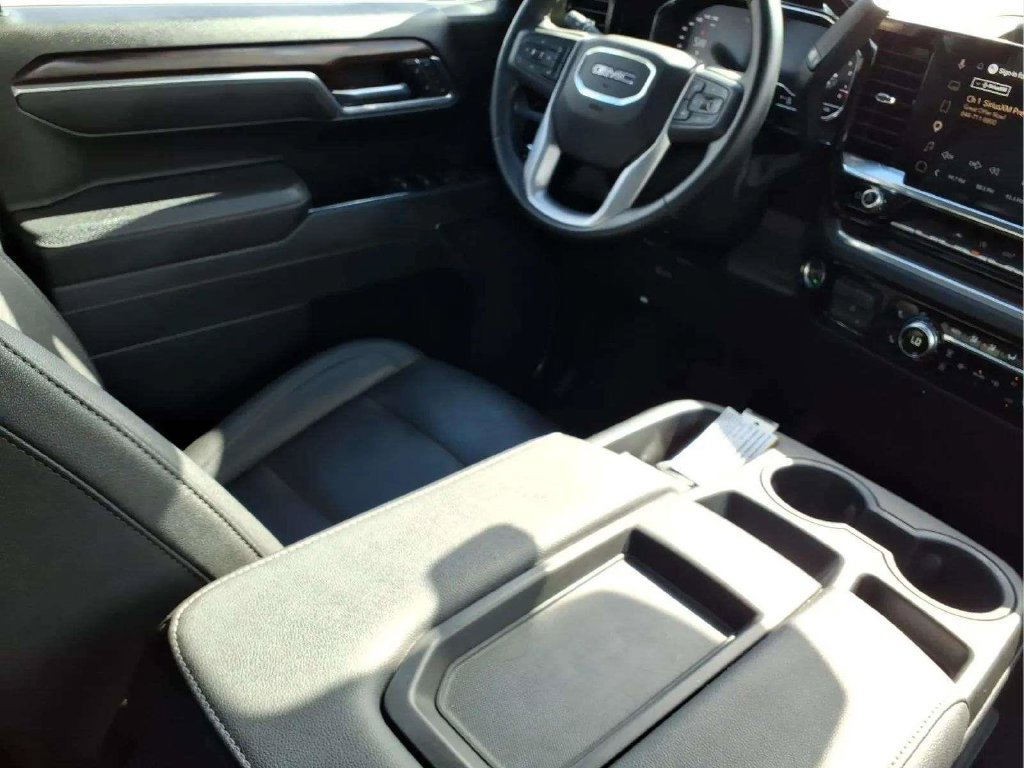 Used 2025 GMC Sierra 1500 SLT RWD image 9