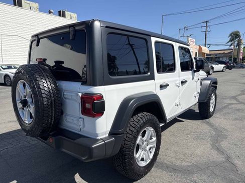 Used 2018 Jeep Wrangler Unlimited Sport S AWD/4WD image 9