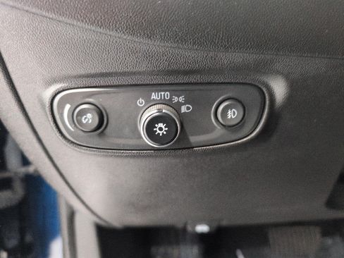 Used 2021 Chevrolet Equinox Premier AWD/4WD image 10