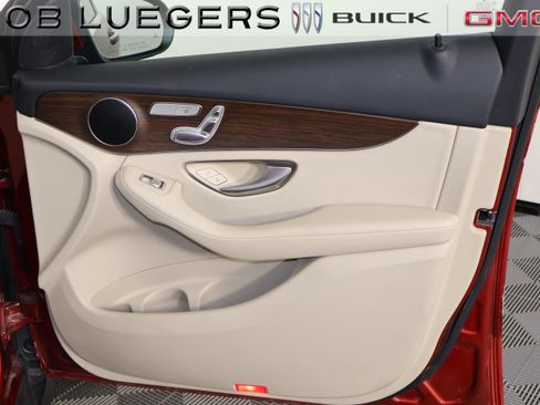 Used 2022 Mercedes-Benz GLC 300 4MATIC image 19