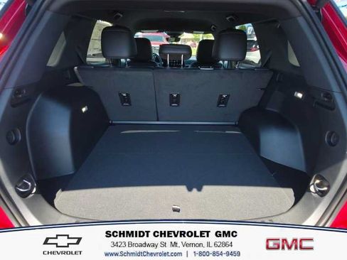 New 2027 Chevrolet Equinox LT w/ Convenience Package II FWD image 9